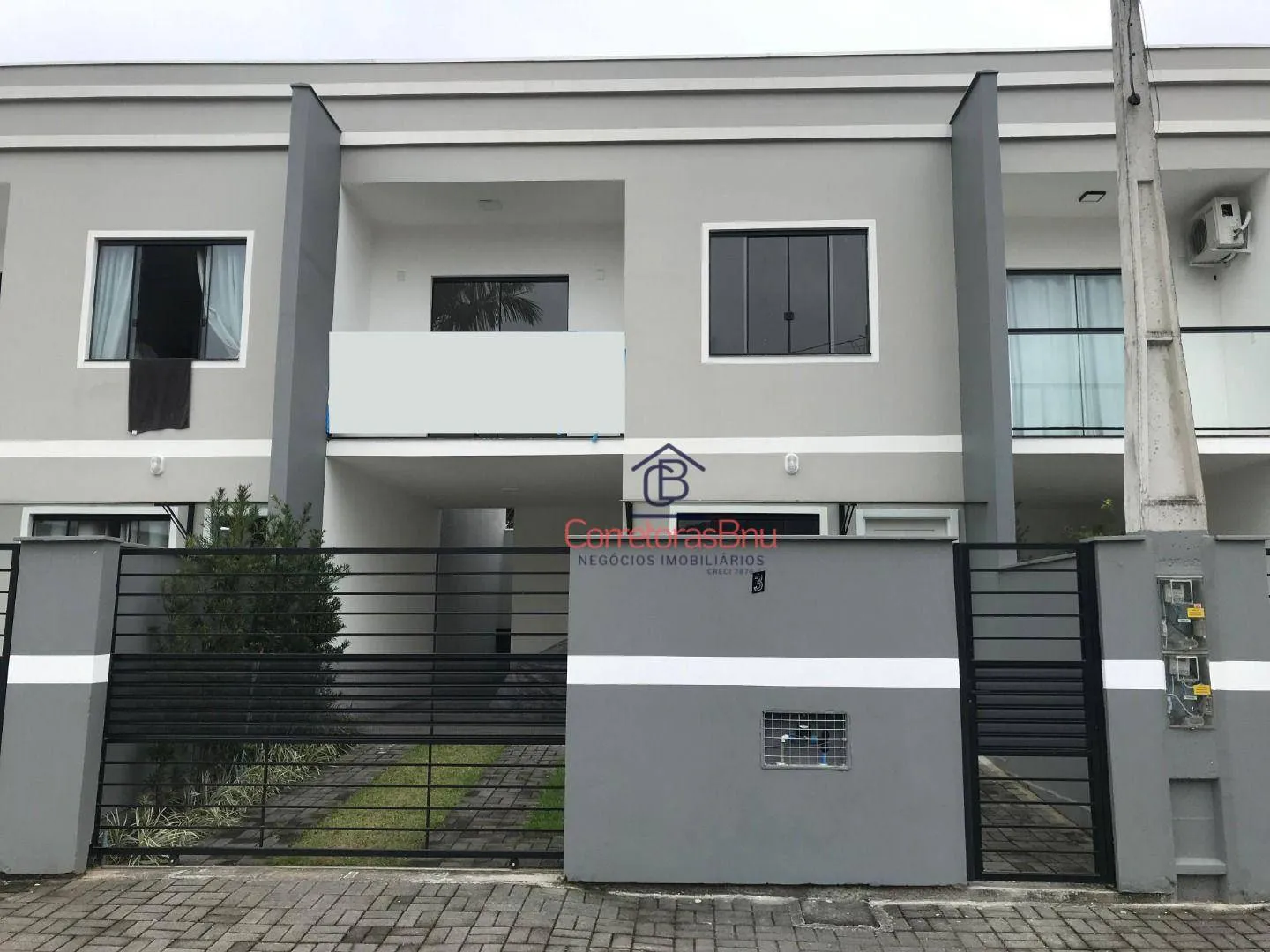 Foto de Sobrado com 3 dormitórios à venda, 97 m² por R$ 570.000,00 - Figueira - Gaspar/SC